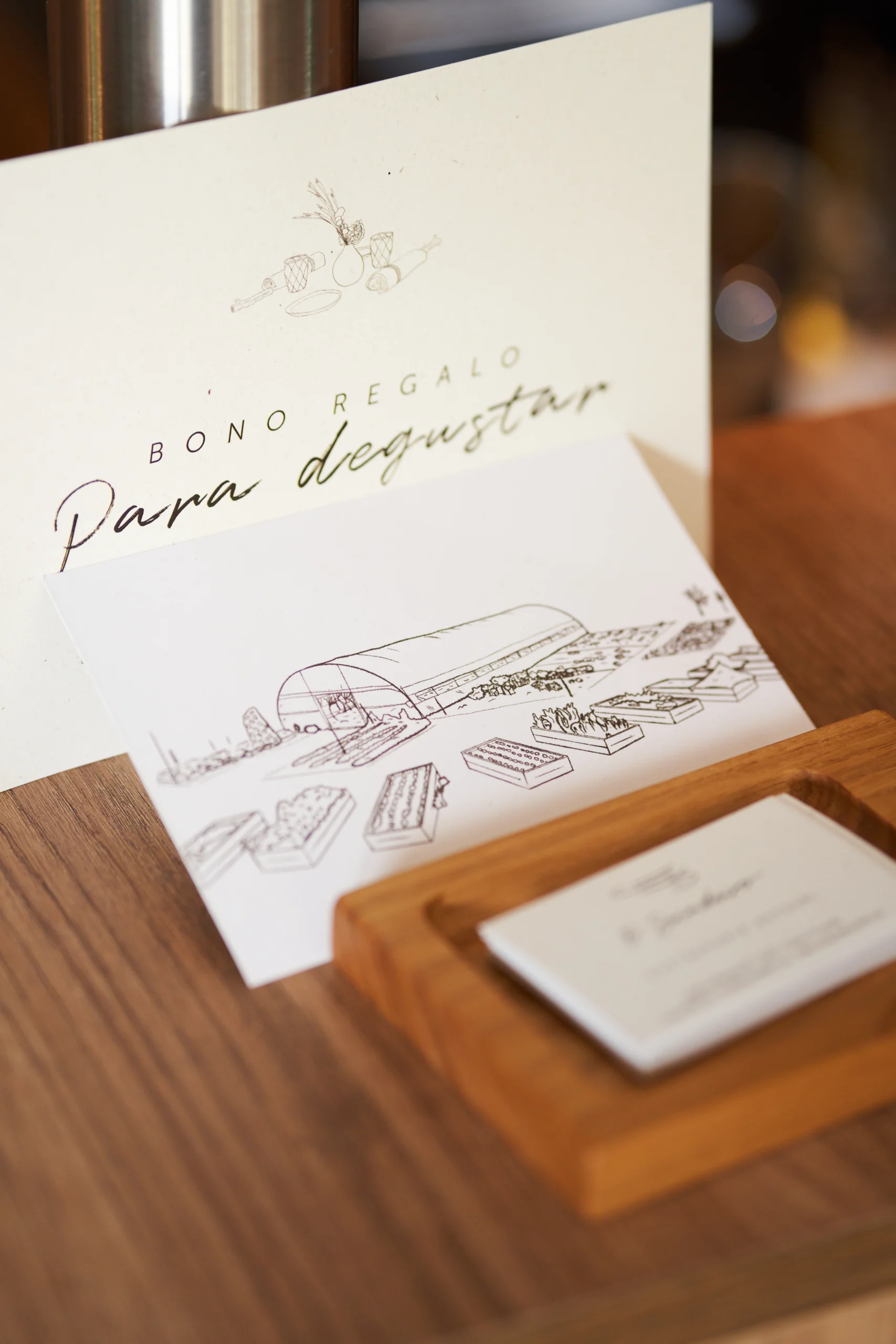 Foto de la maqueta del bono regalo ilustrado